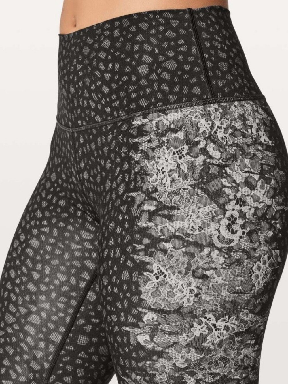 Lululemon Women 4 Wunder Under Hi-Rise Tight 28" Overlace Print